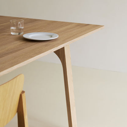 Earnest Extendable Table by Muuto - Oiled Oak