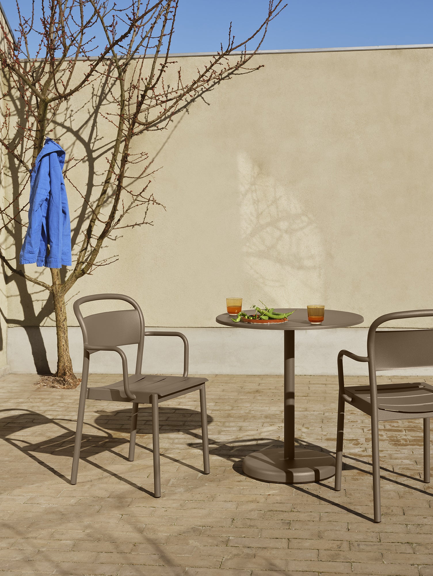Linear Steel Armchair by Muuto - Taupe