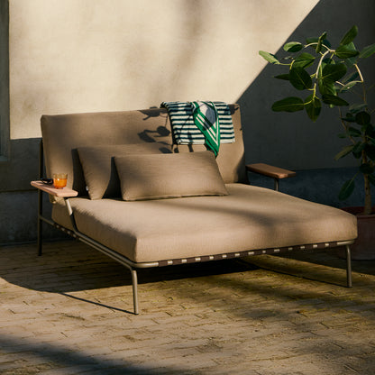 Settle Lounge Bed by Muuto - Taupe Frame / Ribbed Weave 05