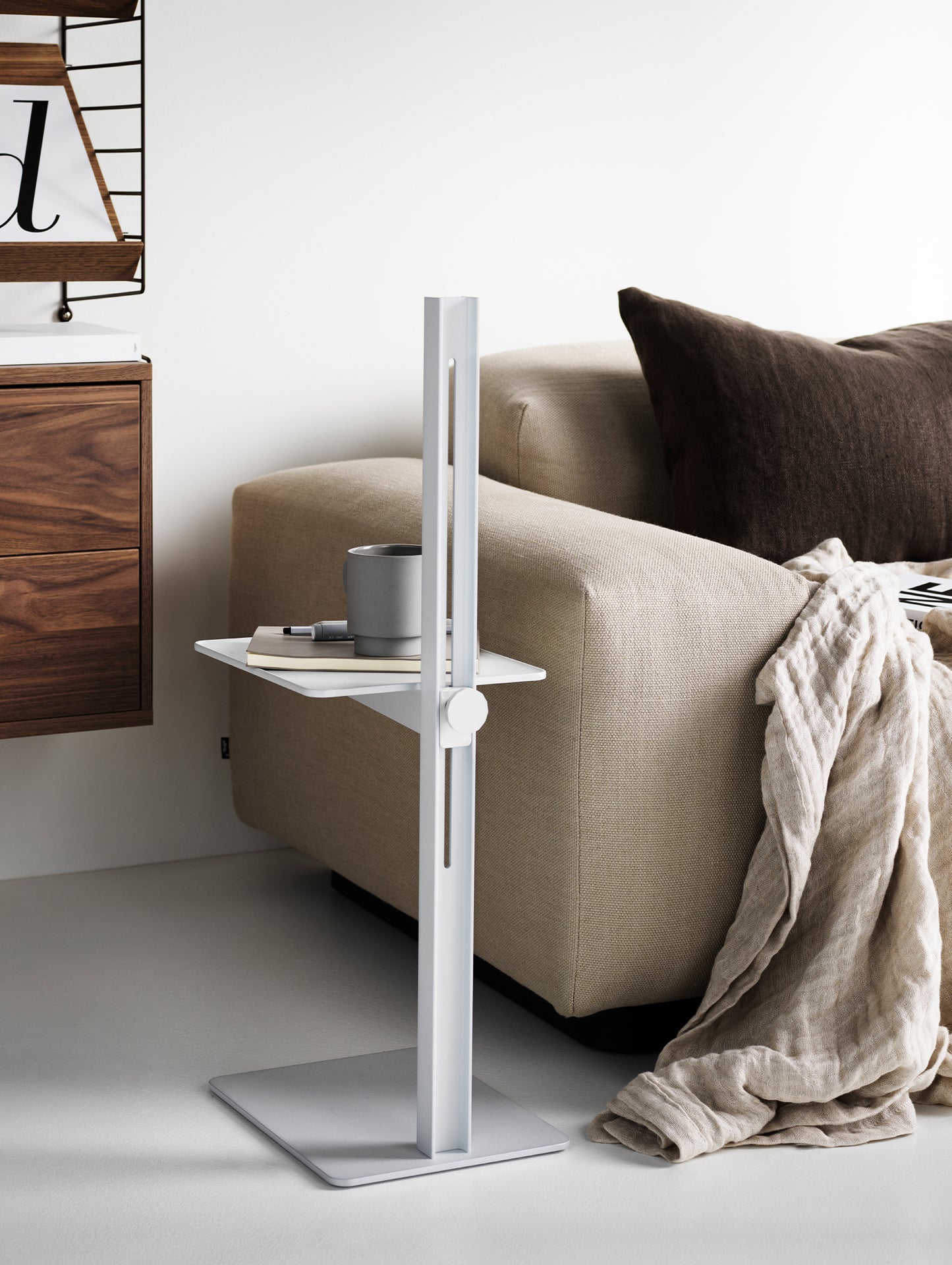 Museum Side Table by String - Aluminium