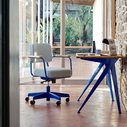 Compas Direction Desk by Vitra – Really Well Made