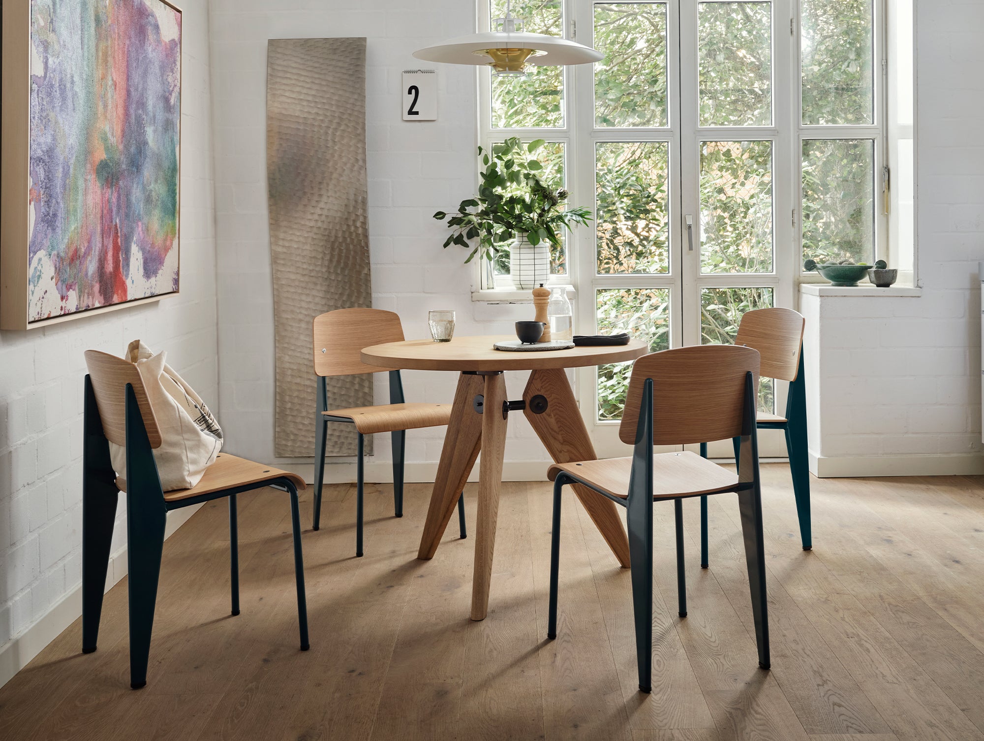 Vitra ゲリドン ダイニングテーブル – Really Well Made