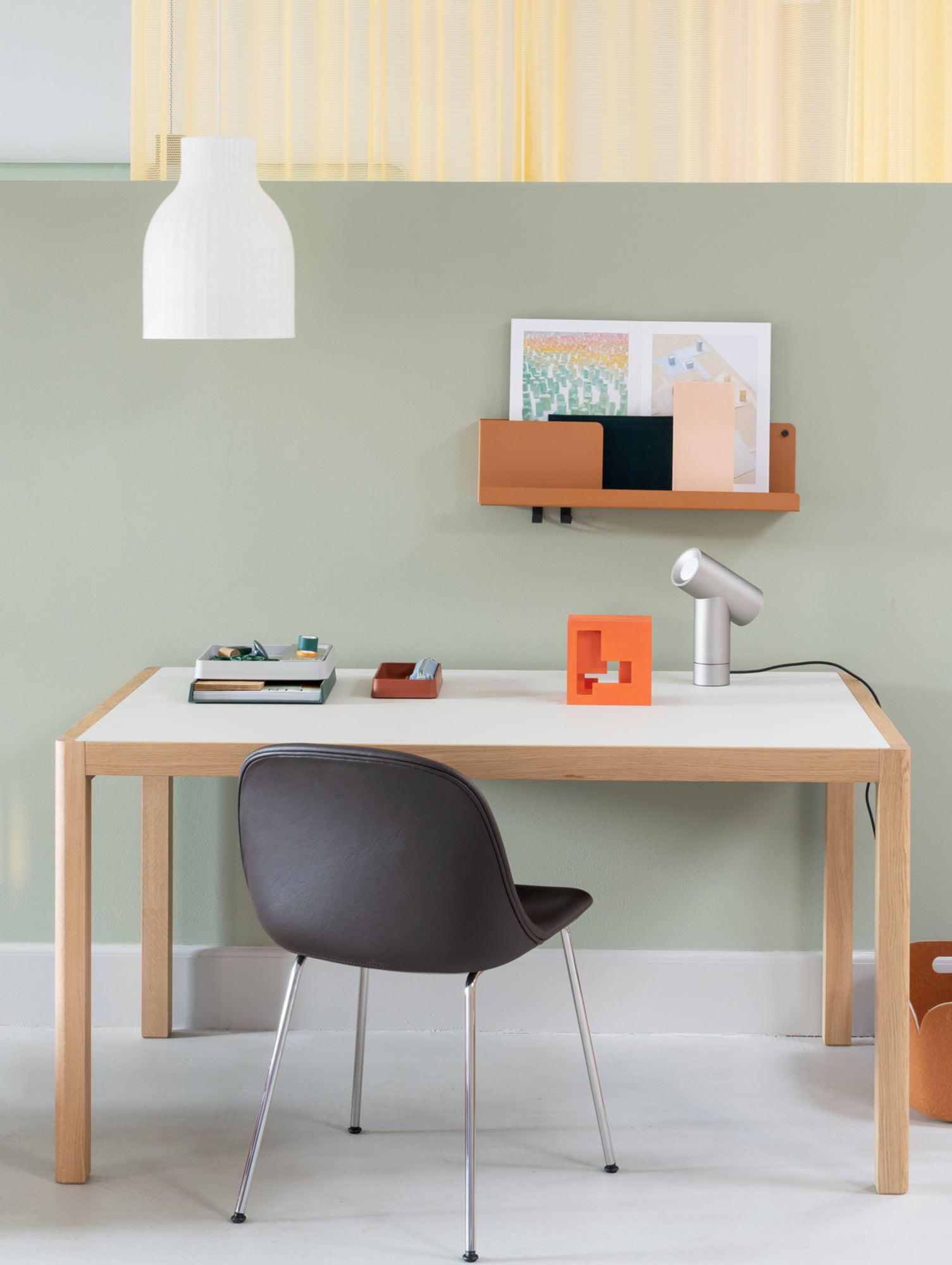 ワークショップテーブル by Muuto – Really Well Made