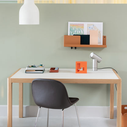 Workshop Table by Muuto - 130 x 65 cm / Warm Grey Linoleum Top with Lacquered Oak Base
