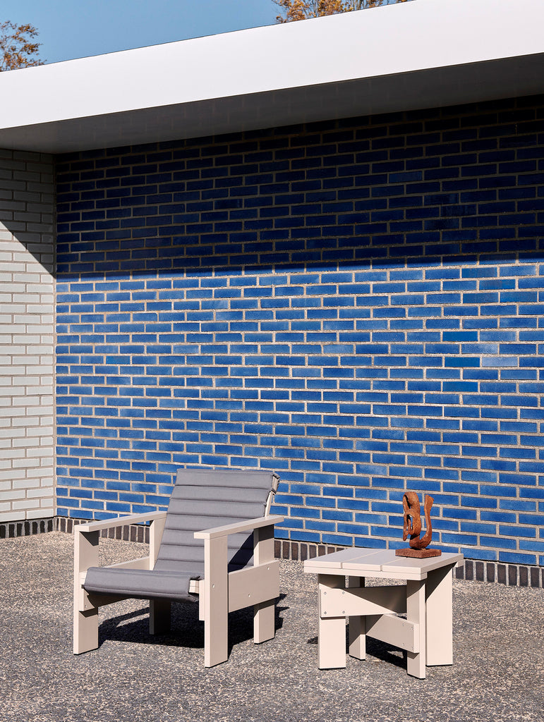 The brick top lounge chair