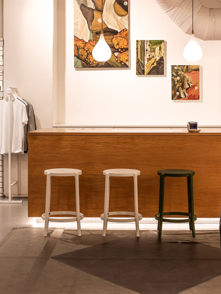 Plastic seat online bar stools