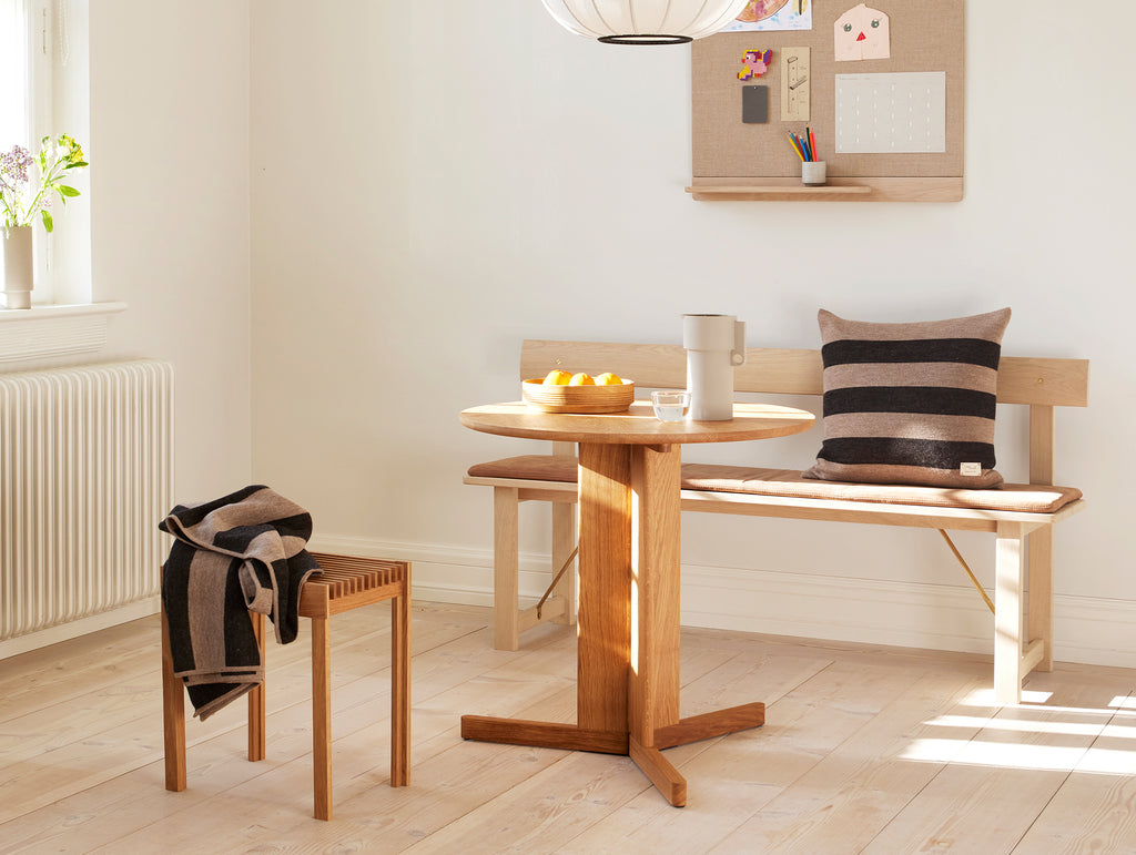 Shoemaker 5 shop piece dining set