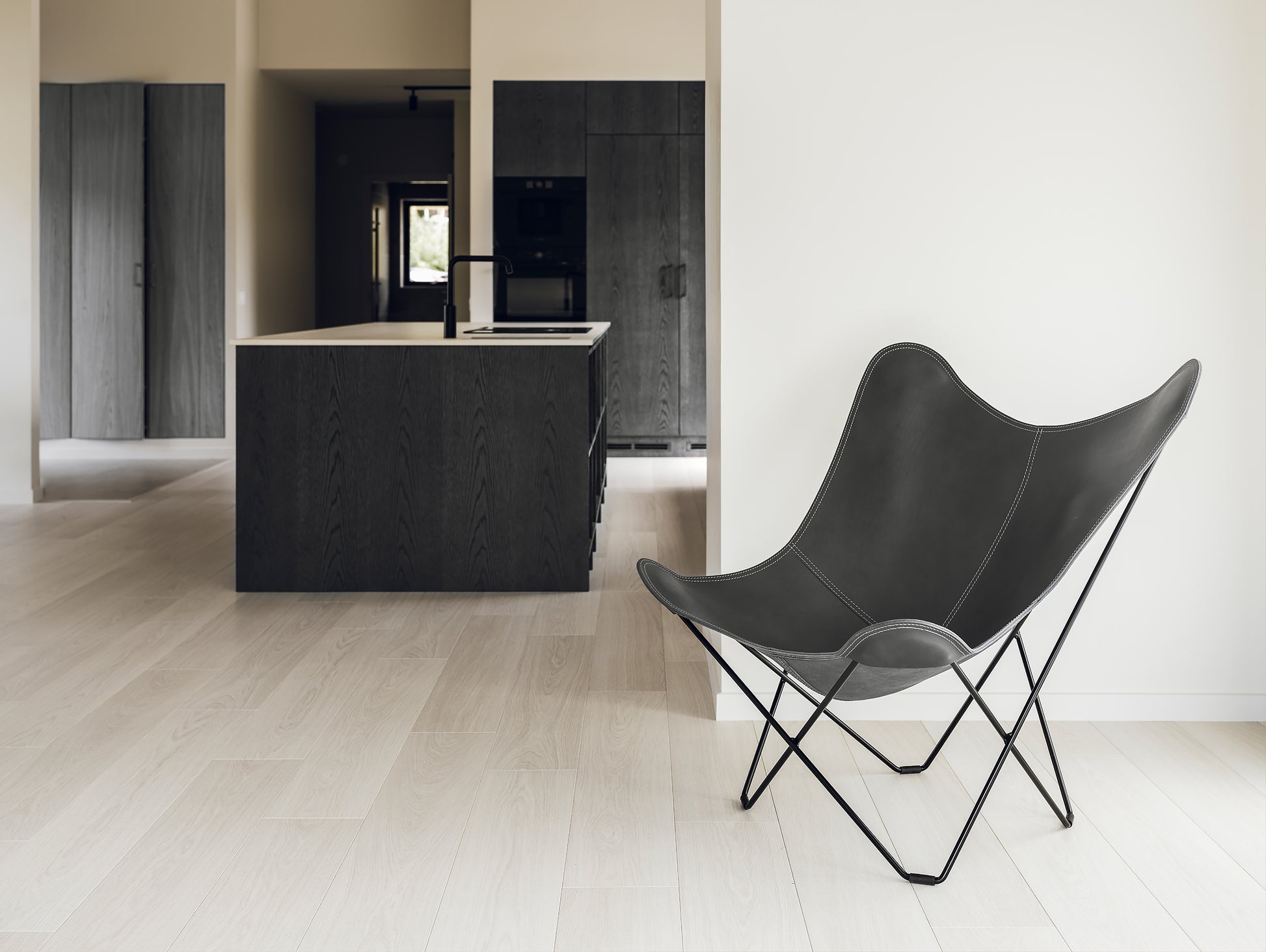 Mariposa Butterfly Leather Chair by Cuero – Really Well Made