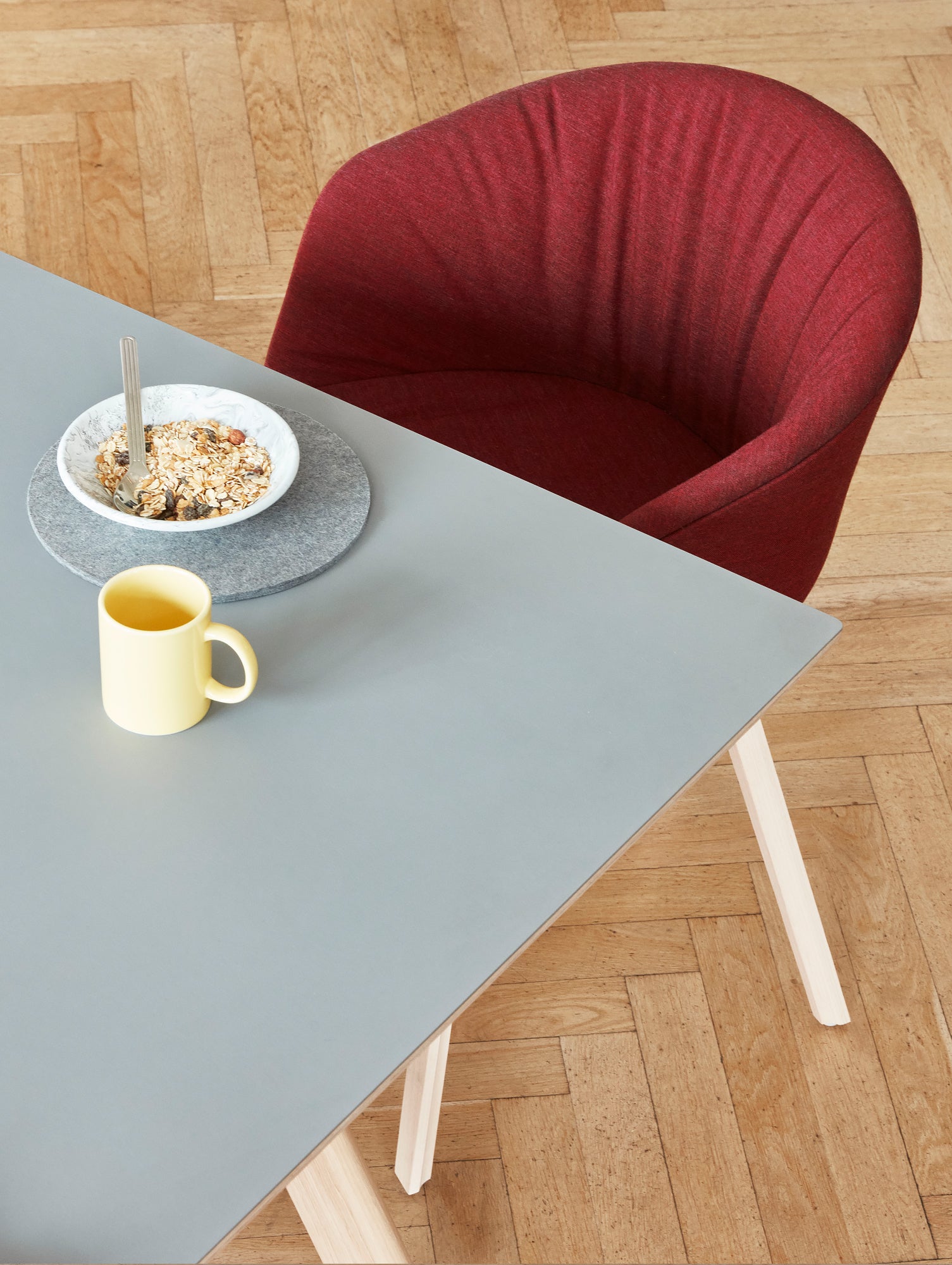 Copenhague Dining Table CPH30 by HAY / 90 x 250 cm / Grey Linoleum top / Oak base (water based lacquer)