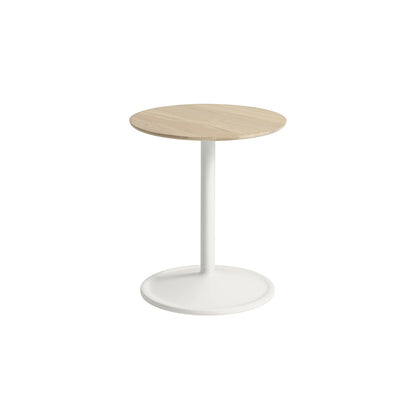 Soft Side Table by Muuto - Diameter : 41 cm / Height: 48 cm in solid oak top and off-white base