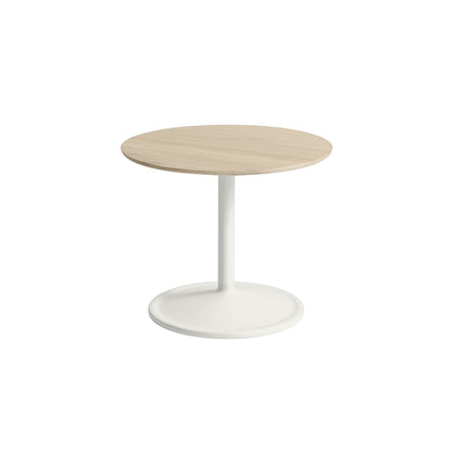 Soft Side Table by Muuto - Diameter : 48 cm / Height: 40 cm in solid oak top and off-white base