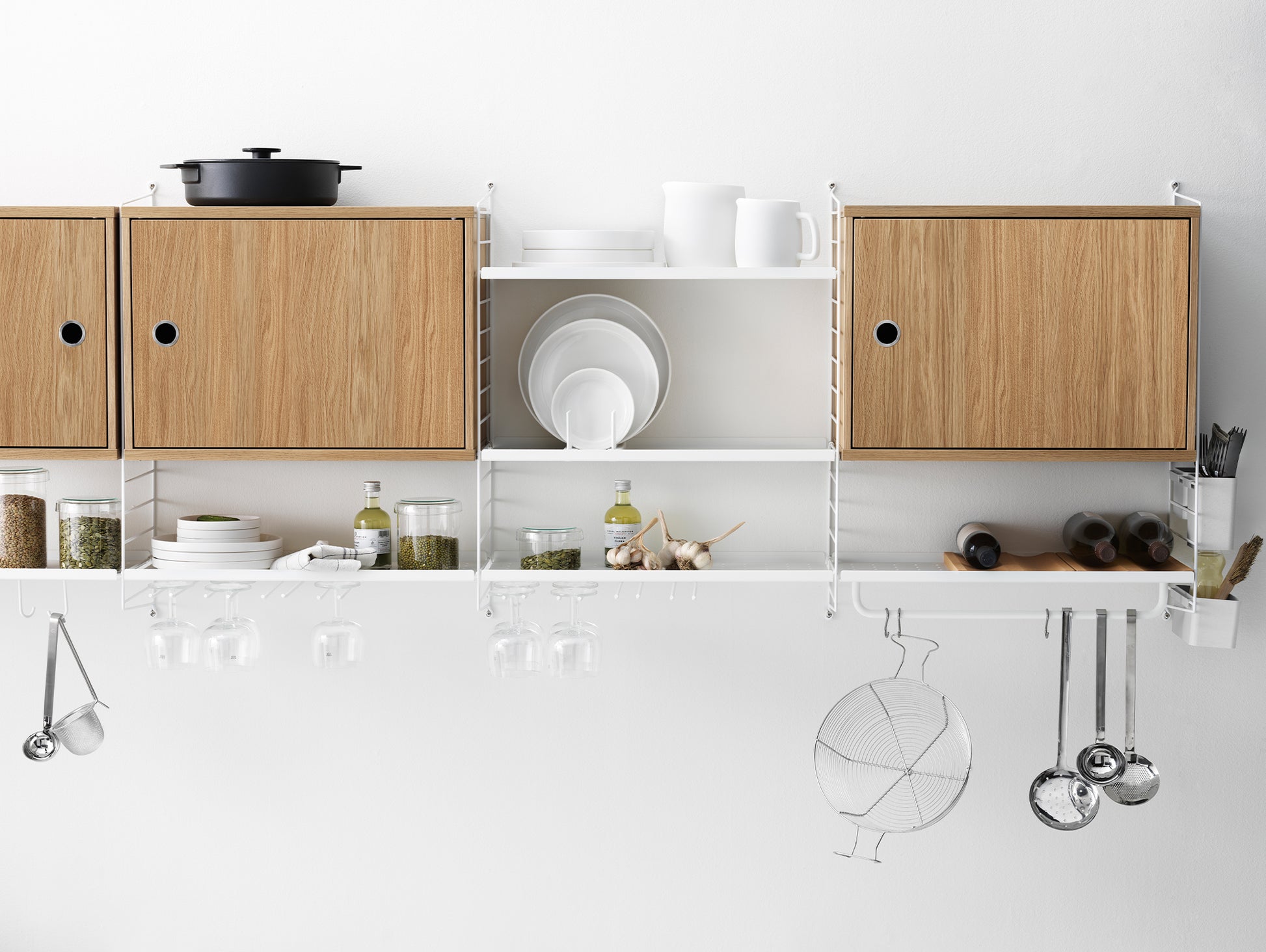 String Kitchen Combinations by String - oak / white panels